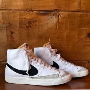 Men’s Nike Blazer Mid ‘77 Vintage Shoes (size 11)